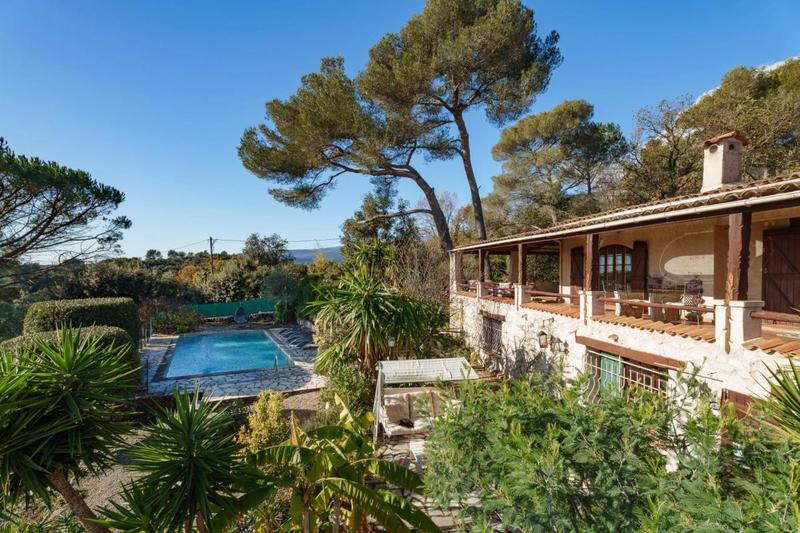 Mas - 262 m² - 7 pièces