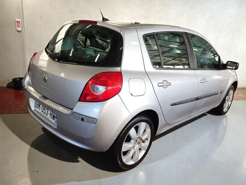 Renault Clio III 1.2 Tce 100 Privilege 5p