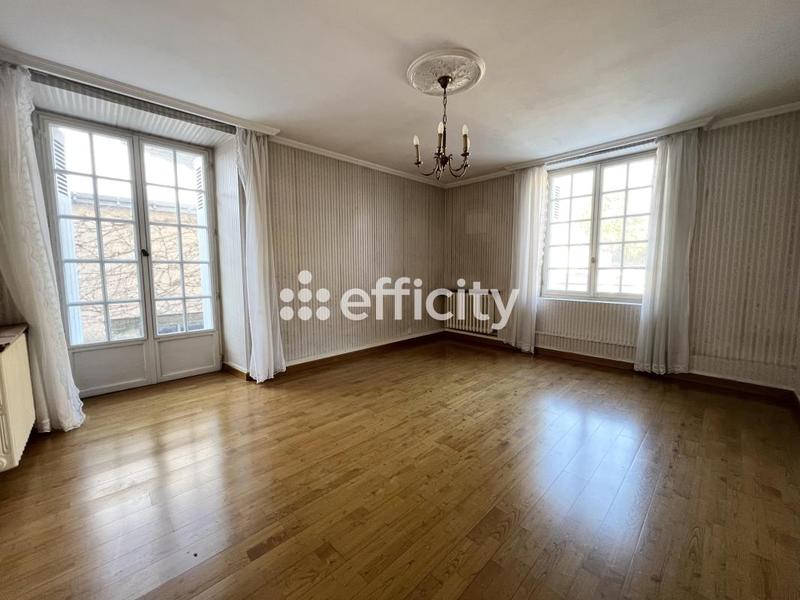 Maison - 200 m² - 8 pièces