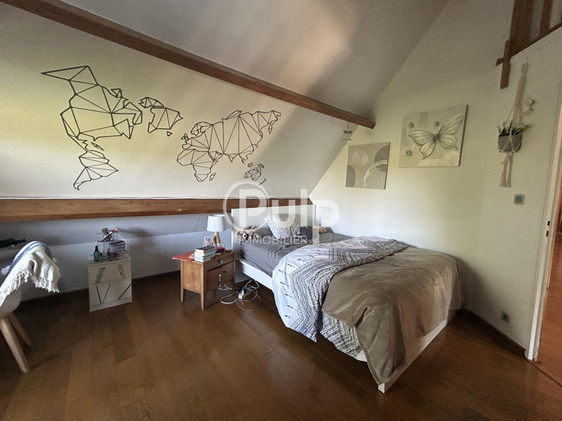 Maison - 270 m² - 10 pièces