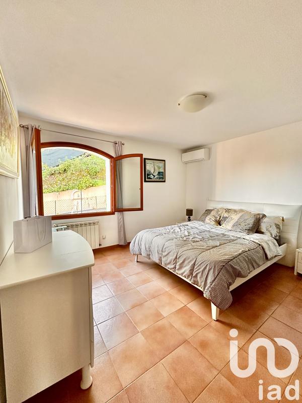 Maison - 295 m² - 9 pièces