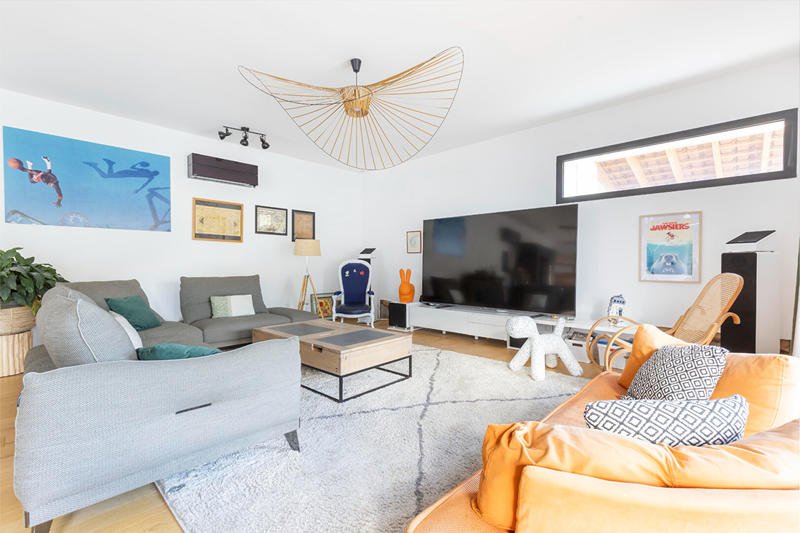 Maison - 265 m² - 6 pièces