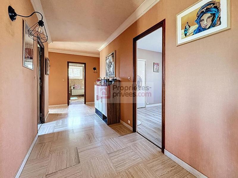 Maison - 187 m² - 7 pièces