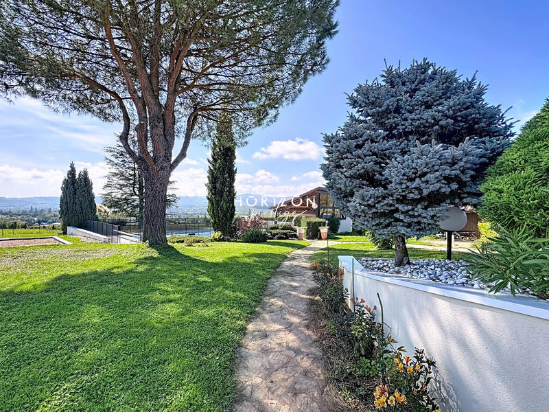 Villa - 262 m² - 10 pièces