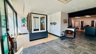 Fonds de commerce - Local commercial - 215 m²