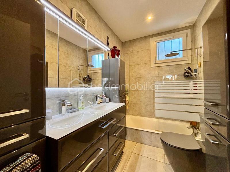 Maison - 145 m² - 5 pièces