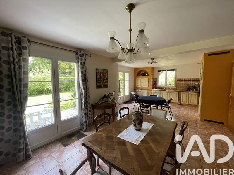 Maison - 237 m² - 7 pièces