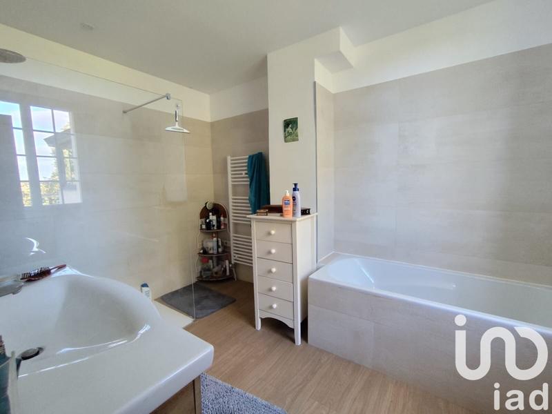 Maison - 303 m² - 9 pièces