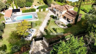 Villa - 163 m² - 6 pièces