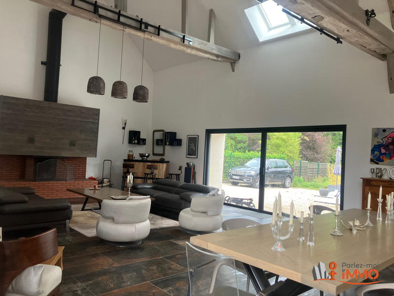Maison - 301 m² - 8 pièces