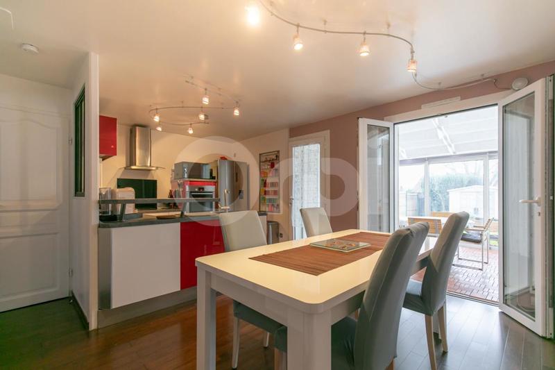 Maison - 102 m² - 5 pièces