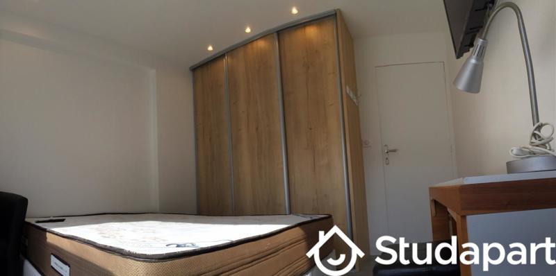 Chambre - 11 m² - 1 pièce