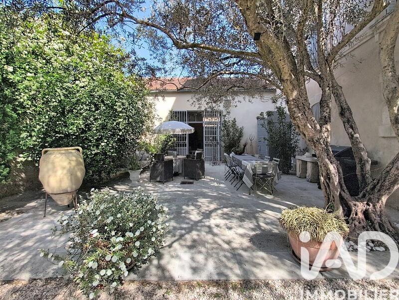 Maison - 400 m² - 12 pièces