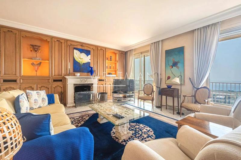 Appartement - 179 m² - 5 pièces