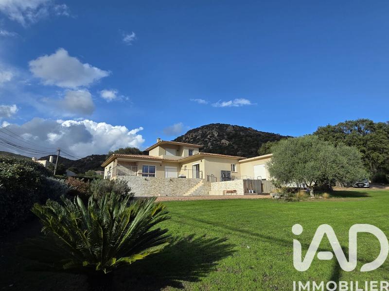 Maison - 168 m² - 5 pièces