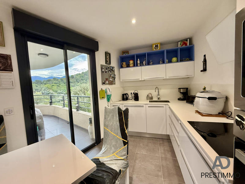 Appartement - 84 m² - 4 pièces