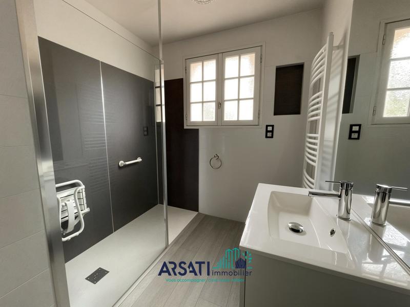 Maison traditionnelle - 143 m² - 6 pièces