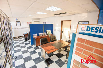 Local commercial - 200 m²