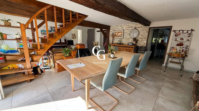 Maison - 159 m² - 6 pièces