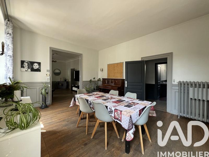 Maison - 238 m² - 7 pièces