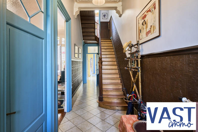 Maison ancienne - 250 m² - 8 pièces