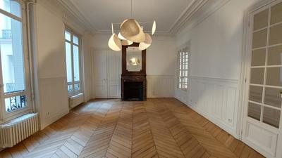 Appartement - 196 m² - 7 pièces