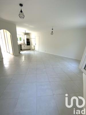 Maison - 99 m² - 5 pièces