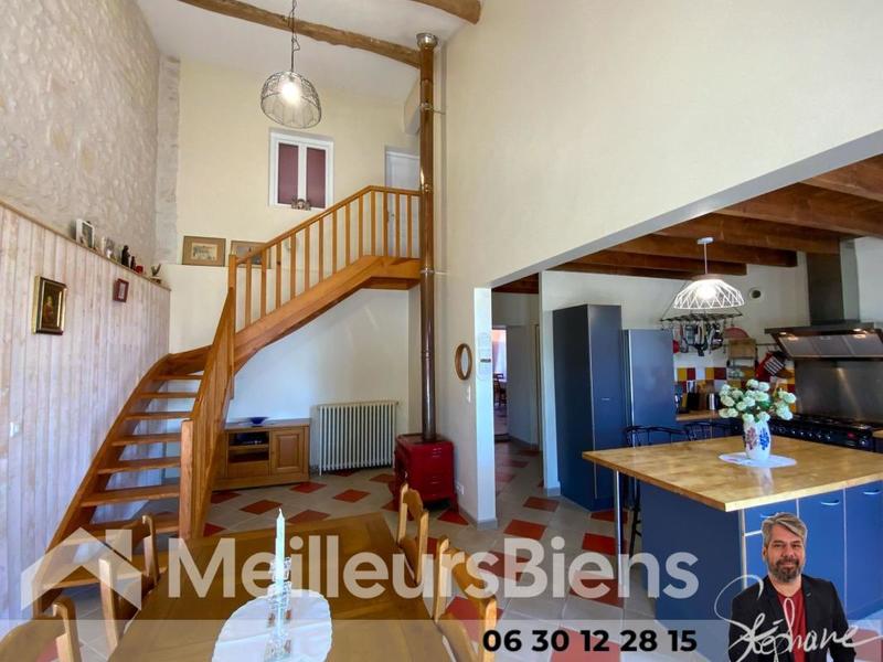 Maison - 220 m² - 9 pièces