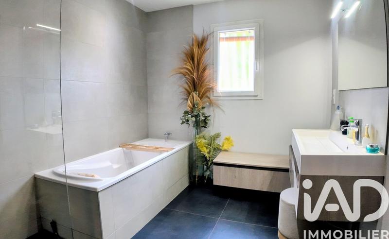 Maison - 121 m² - 4 pièces