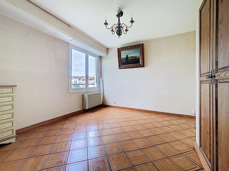 Appartement - 84 m² - 5 pièces