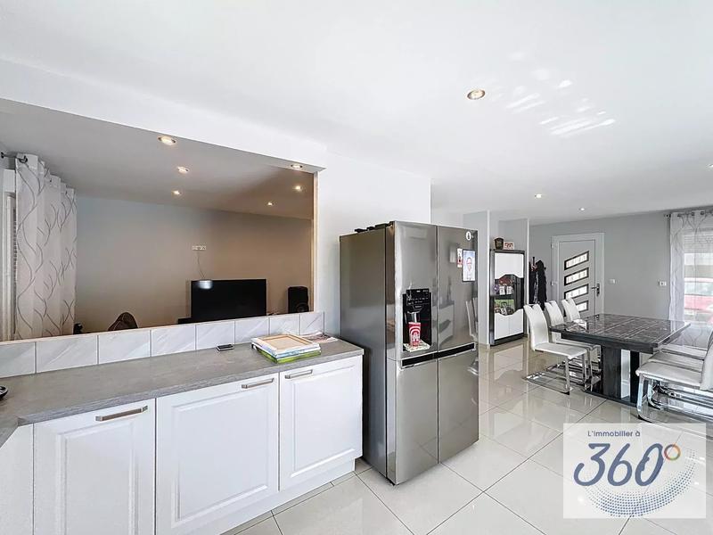 Maison - 98 m² - 4 pièces