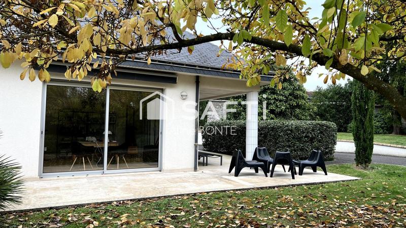 Maison - 312 m² - 7 pièces