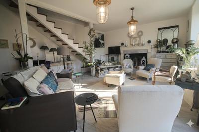 Propriété - 291 m² - 15 pièces