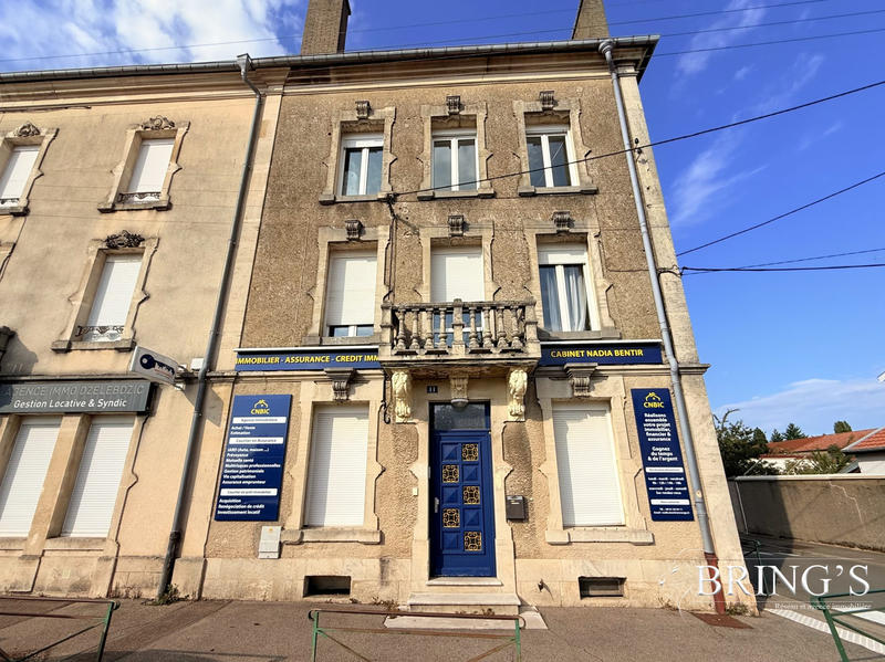 Local commercial - 100 m² - 4 pièces