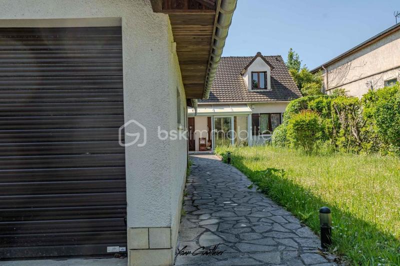 Maison - 140 m² - 5 pièces