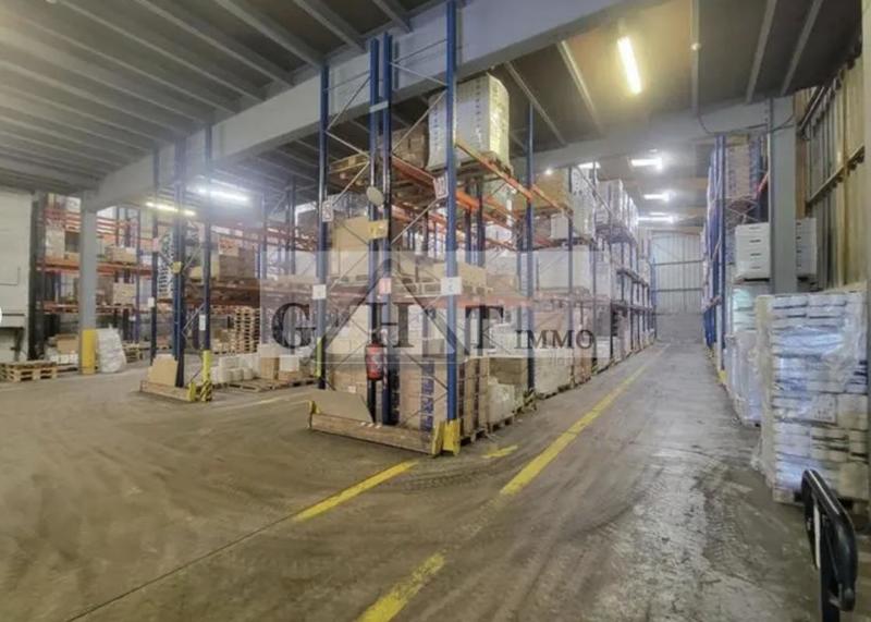 Entrepôt - 2 245 m²