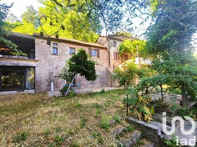 Maison - 282 m² - 11 pièces