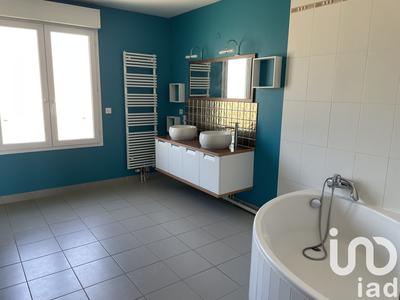 Maison - 216 m² - 8 pièces