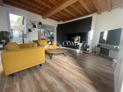 Maison - 127 m² - 6 pièces