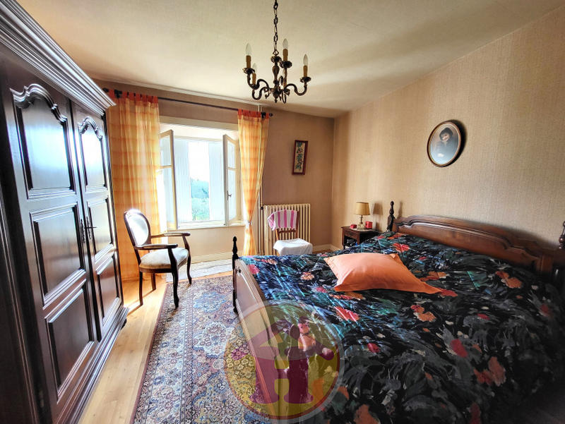 Maison - 145 m² - 8 pièces