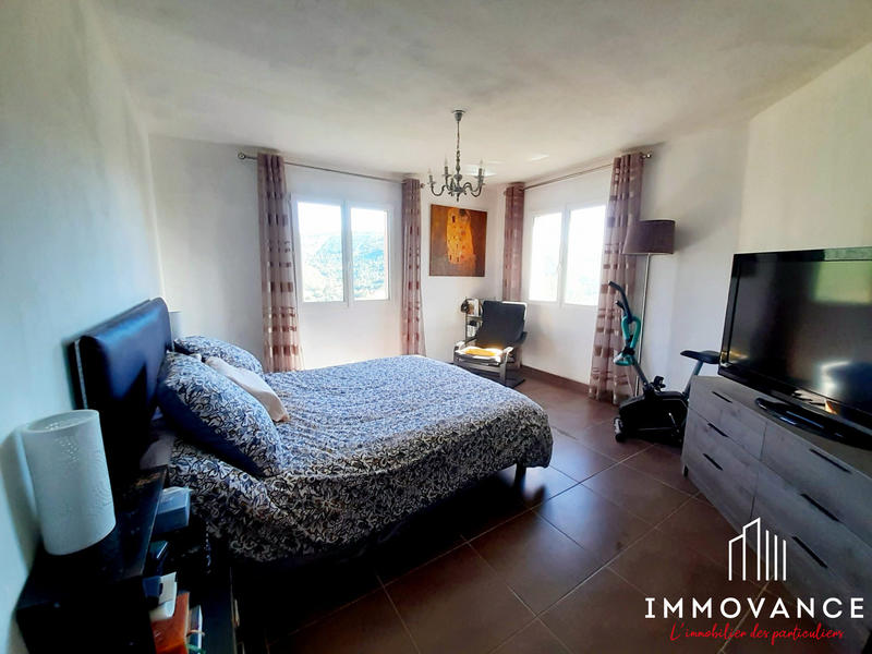 Villa - 196 m² - 7 pièces