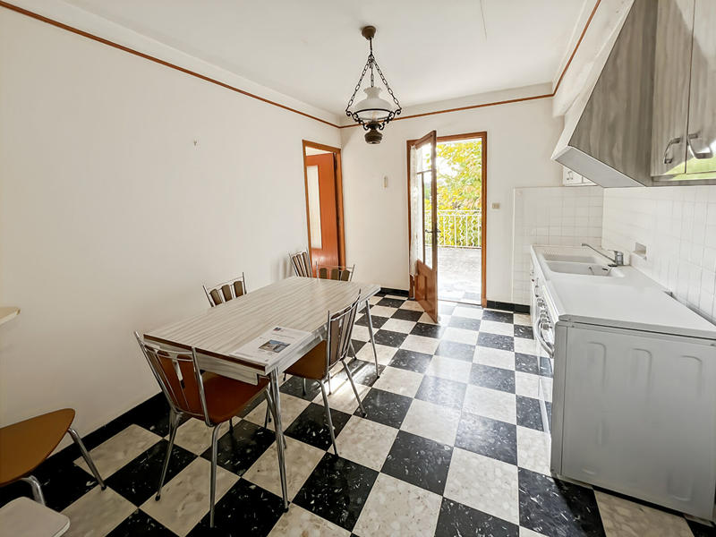 Maison - 370 m² - 8 pièces