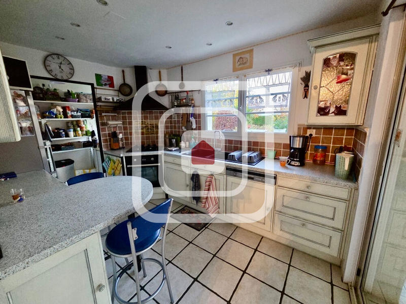 Maison - 140 m² - 6 pièces