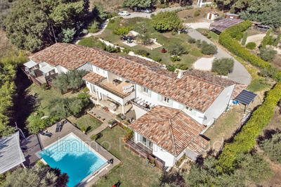 Maison chambre d'hôtes - 320 m² - 12 pièces