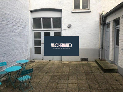 Local d'activités - 213 m²