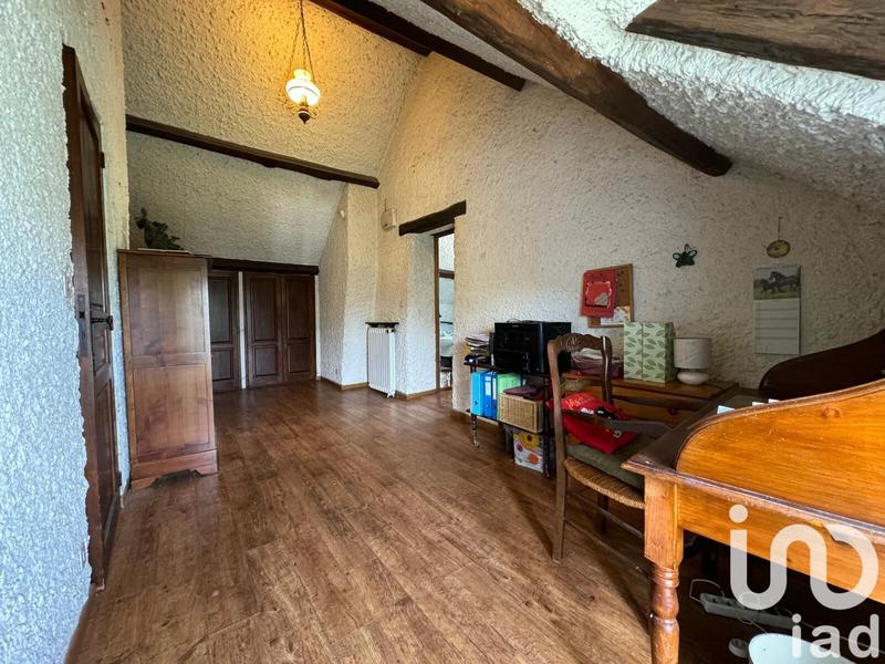 Maison - 234 m² - 8 pièces