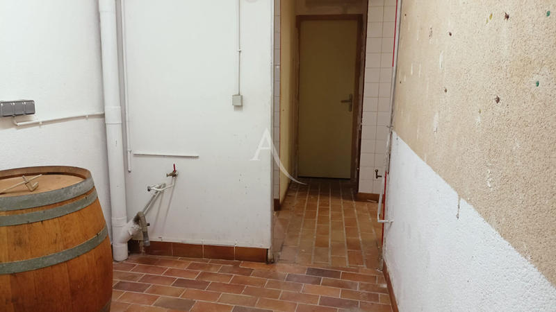 Local commercial - 90 m² - 4 pièces