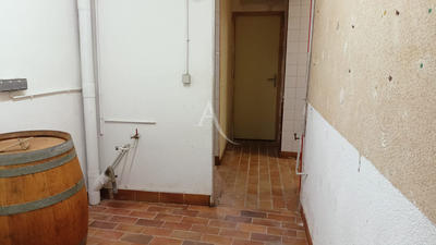 Local commercial - 90 m² - 4 pièces