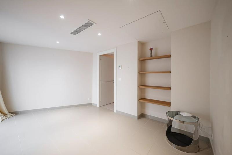 Maison - 588 m² - 8 pièces