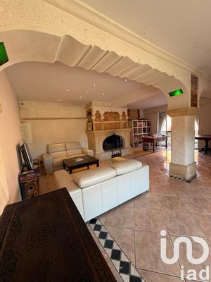 Maison - 294 m² - 9 pièces